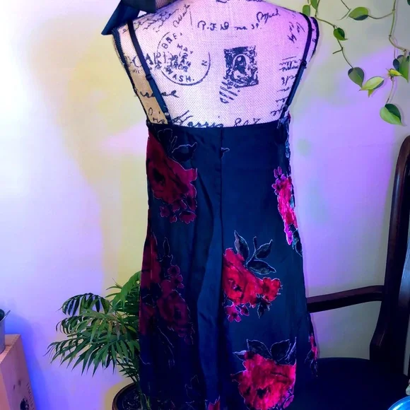 As U Wish Velvet Floral Print Black And Red Mini Dress - Picture 3 of 7